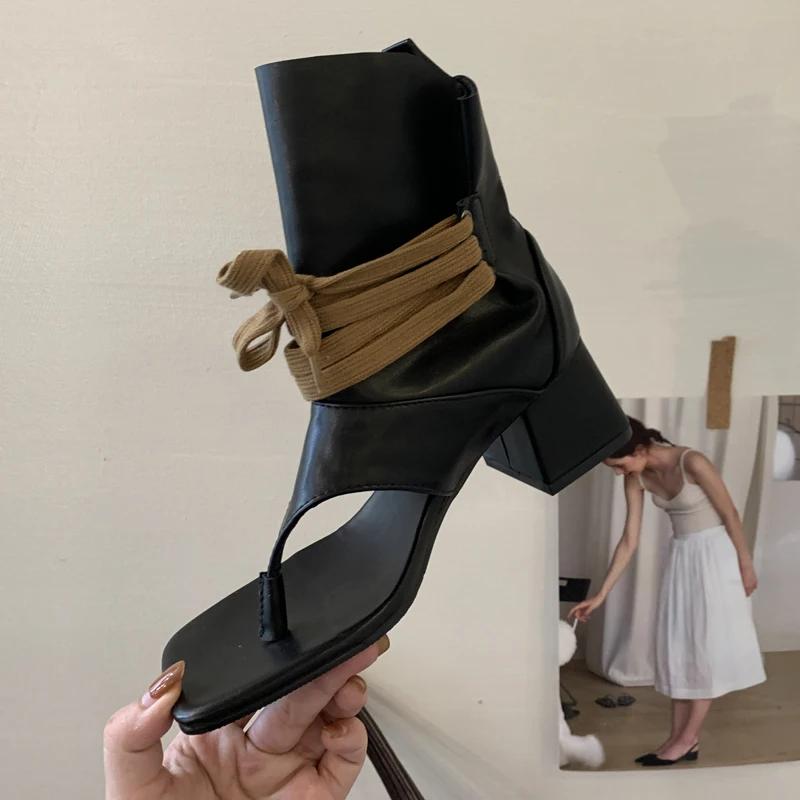 Eilyken 2026 Новая Весенняя Мода Клип-носок Перекрестные Ремешки Ботильоны Сандалии Женские Квадратный Низкий Каблук Вечерние Туфли Ботильоны