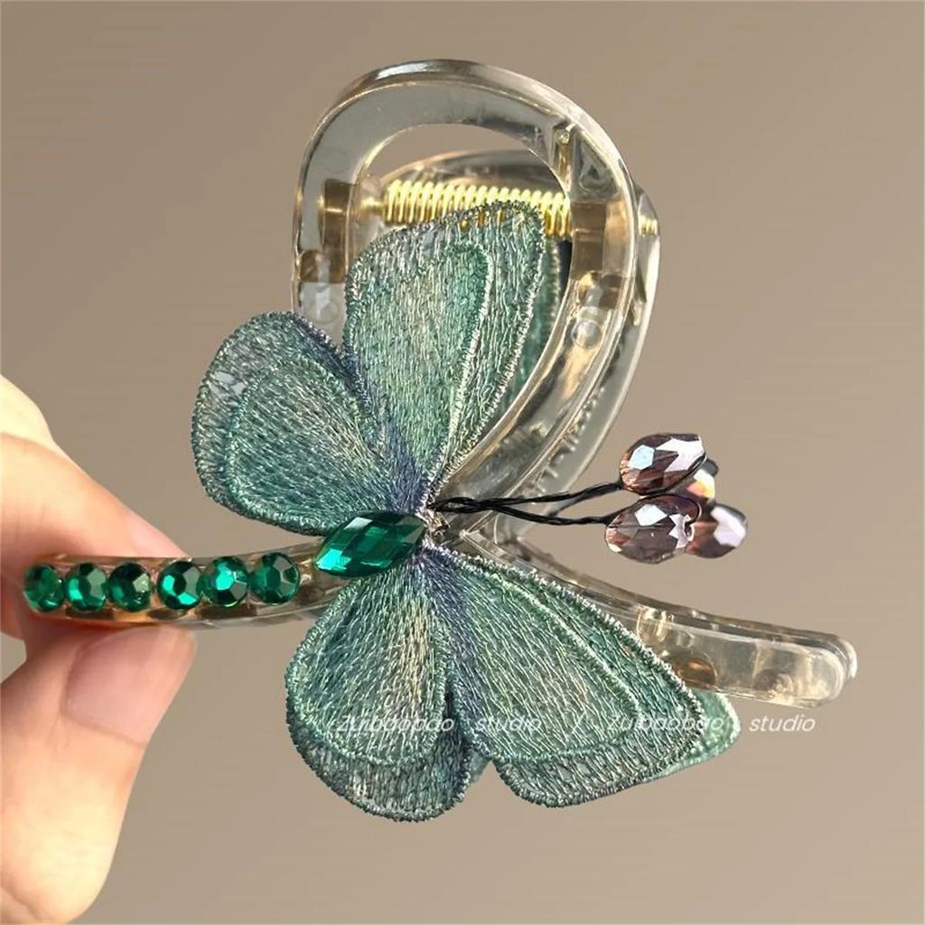 Fallen Butterfly Temperament Retro Style Embroidered Butterfly Clip for Women Medium Size Half-tied Hair At The Back of The Hair