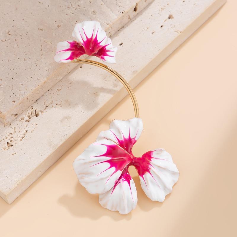 Sweet Dripping Oil Metal Pink Flower Earrings for Women Fashion 3D Folding Floral Stud Earring Ear Hooks Jewelry Accessories