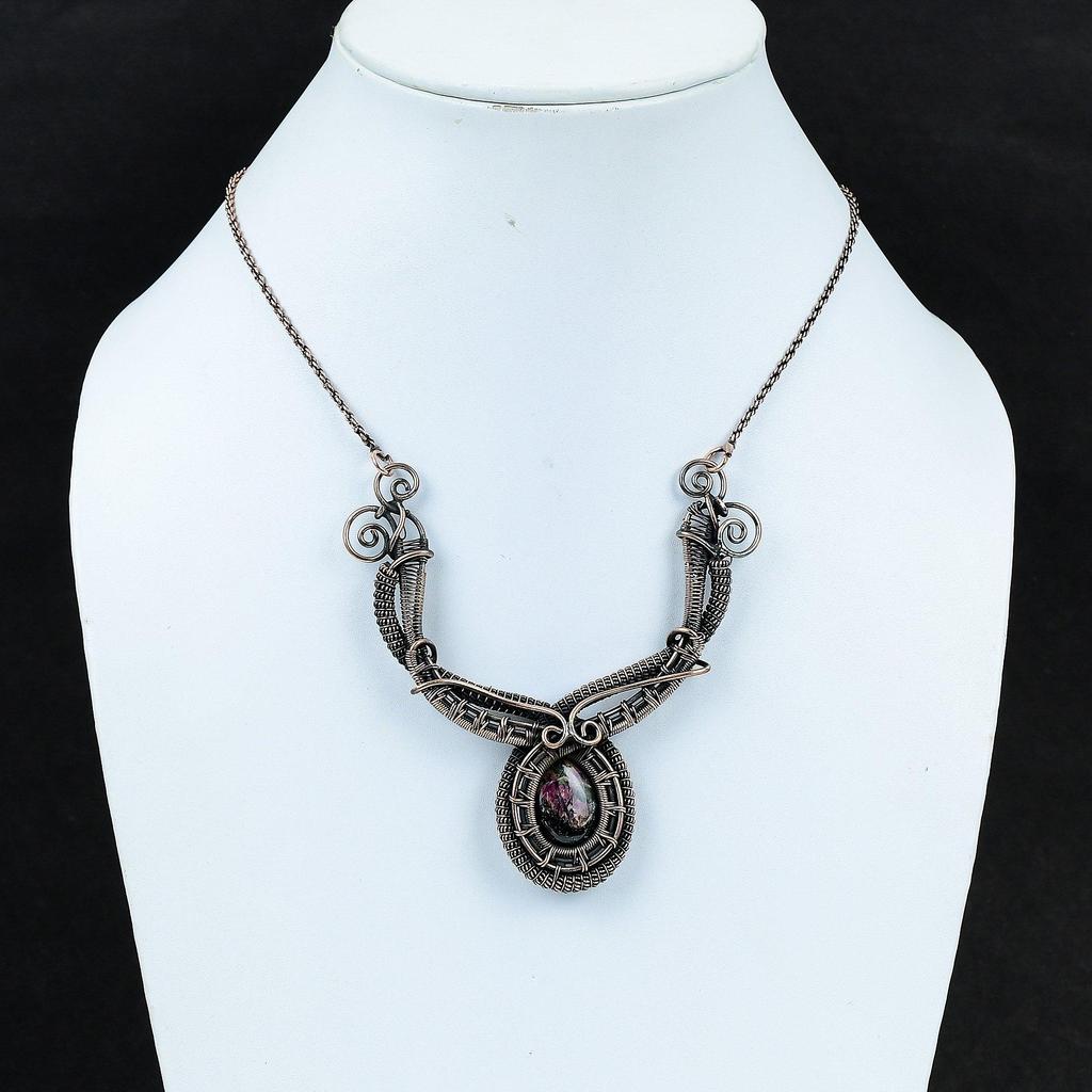 Эвдиалитовый кулон Ожерелье из медной проволоки Ожерелье с драгоценным камнем Ожерелье ручной работы Замечательные медные украшения Подарки для нее Стильное ожерелье