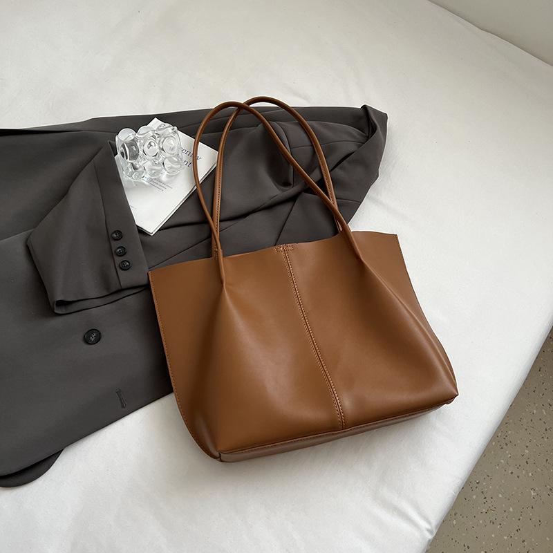 Ретро сумка женская большой вместимости 2025 новая осенне-зимняя универсальная на плечо подмышку повседневная рабочая сумка-тоут для поездок