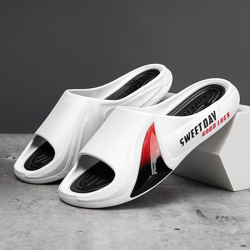 Молодежные тапочки, мужская летняя верхняя одежда, новые, с толстым дном, однотонные, пляжные, нескользящие, с мягкой подошвой, с плоским дном, классные тапочки