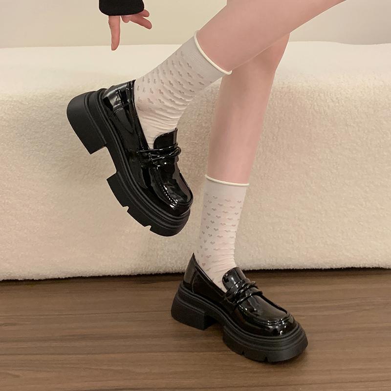 Женские лоферы на массивной подошве в весеннем college-стиле, модные мелкосидящие туфли, элегантные кожаные туфли на толстом каблуке