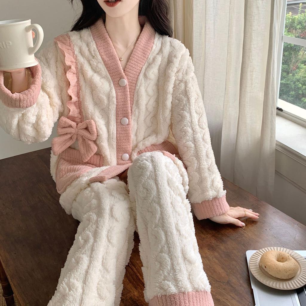 Coral Velvet Pajama Women's New Winter Fleece Thickened Warm Sweet Flannel Can Be Worn Outside The Home Suit