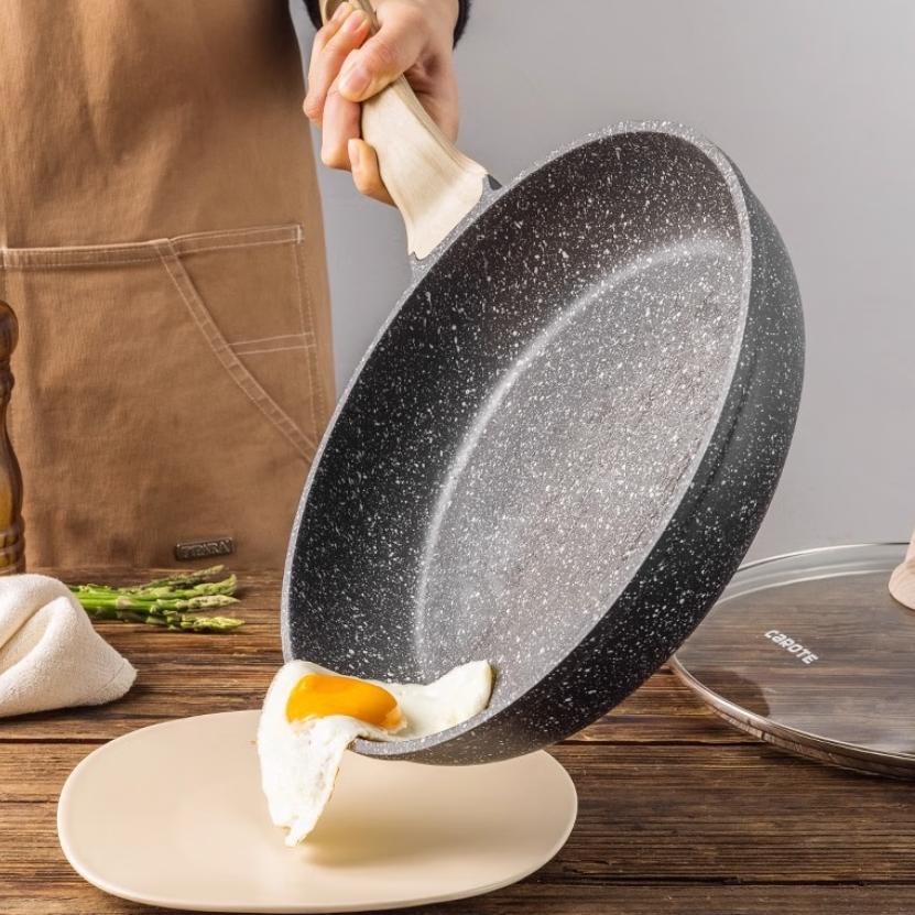 CAROTE Flat-Bottom Pan, Steak Griddle, Non-Stick Pan for Home Use, Titanium Pan, Small Frying Egg Pan for Induction Cooker, 24cm without Lid