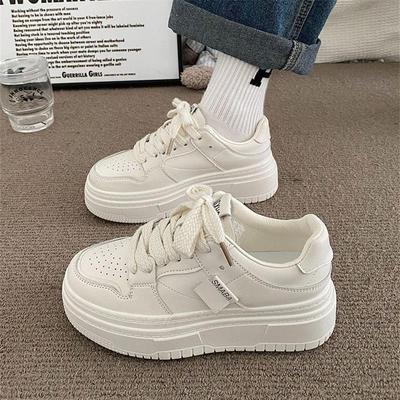 Модные маленькие белые туфли женские 2025 года, новая корейская версия, летняя универсальная платформа, повседневная, нишевая, оригинальный дизайн, женская обувь