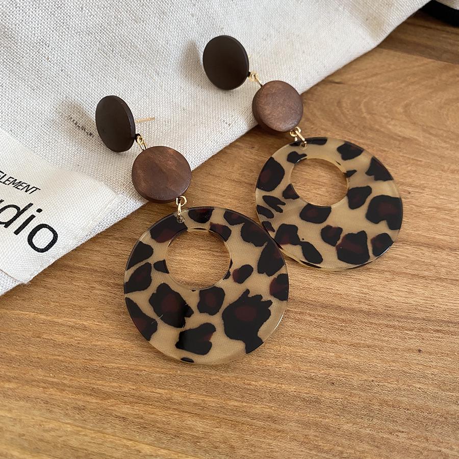 Серьги-гвоздики с цветочным леопардовым принтом из смолы - Ретро-дизайн с серебряной иглой