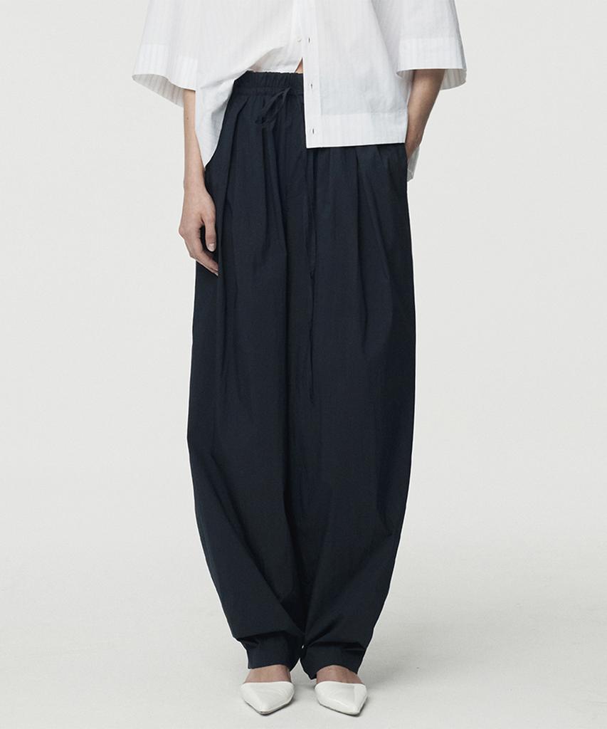 UMARMUNG Lightweight Cotton Oval Silhouette Pants_Navy