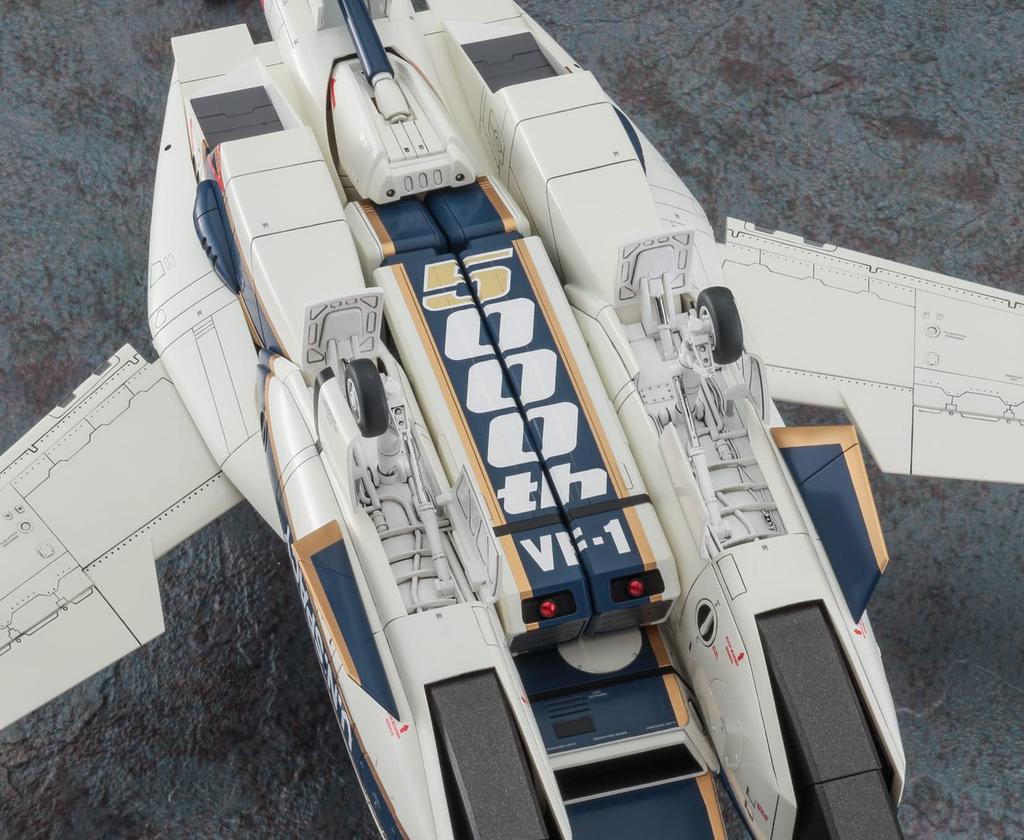 Hasegawa Super Dimension Fortress Macross Valkyrie 5000th Production Памятная покрасочная машина Масштабная пластиковая модель 65879 VF-1A 1/48