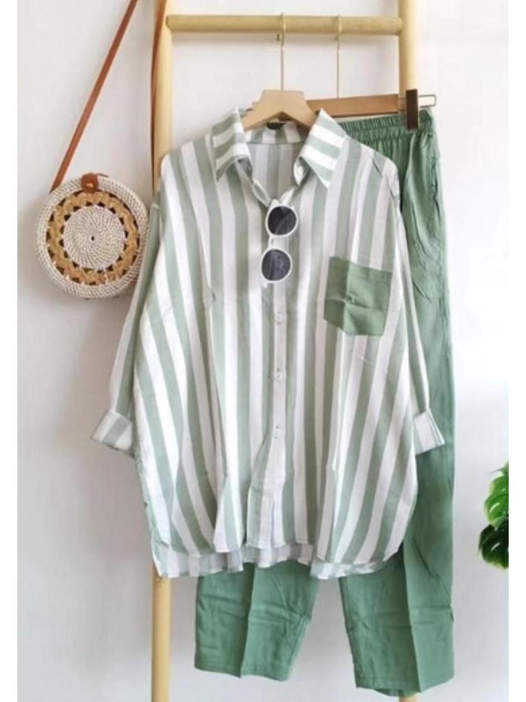 Летний полосатый повседневный женский комплект 2023: Свободный, Стройнящий, Удобный Модный.