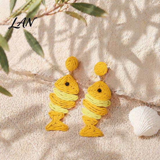 Raffia Earrings 1 Pair Boho for Women, Handmade Rattan Fish Shape Summer Vacation Jewelry Earrings, Bohemian Straw Drop Dangle Tropical Beach