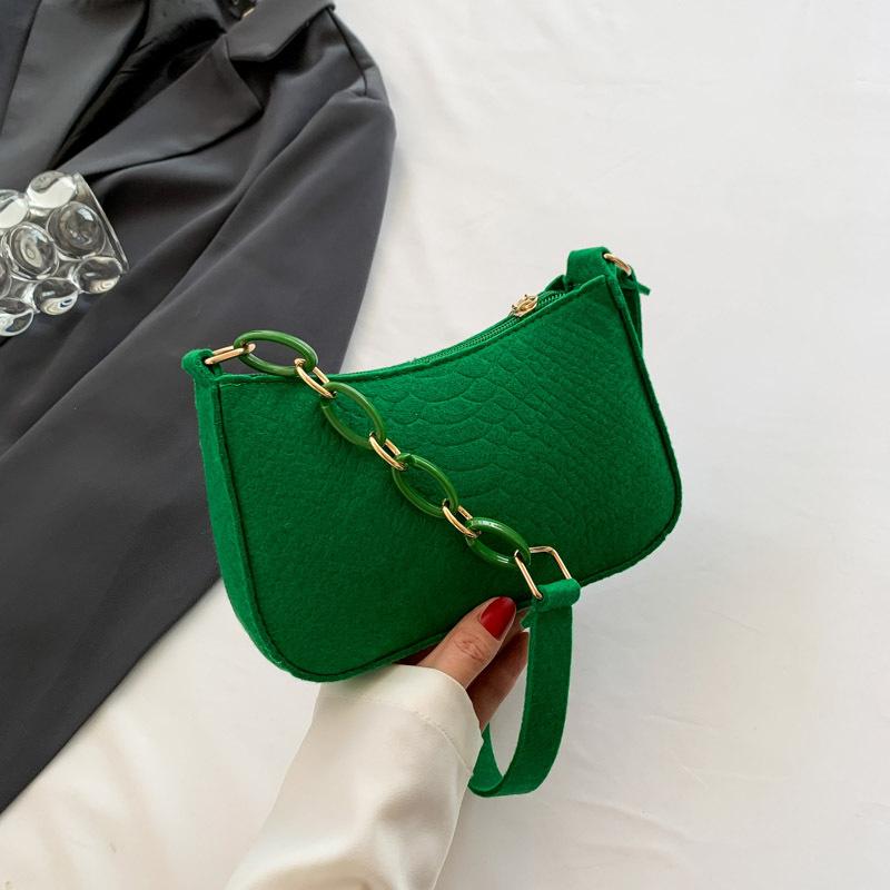 В этом году популярны маленькие сумки, женские сумки, новые трендовые модные и простые сумки через плечо, универсальные и свежие женские сумки подмышку.