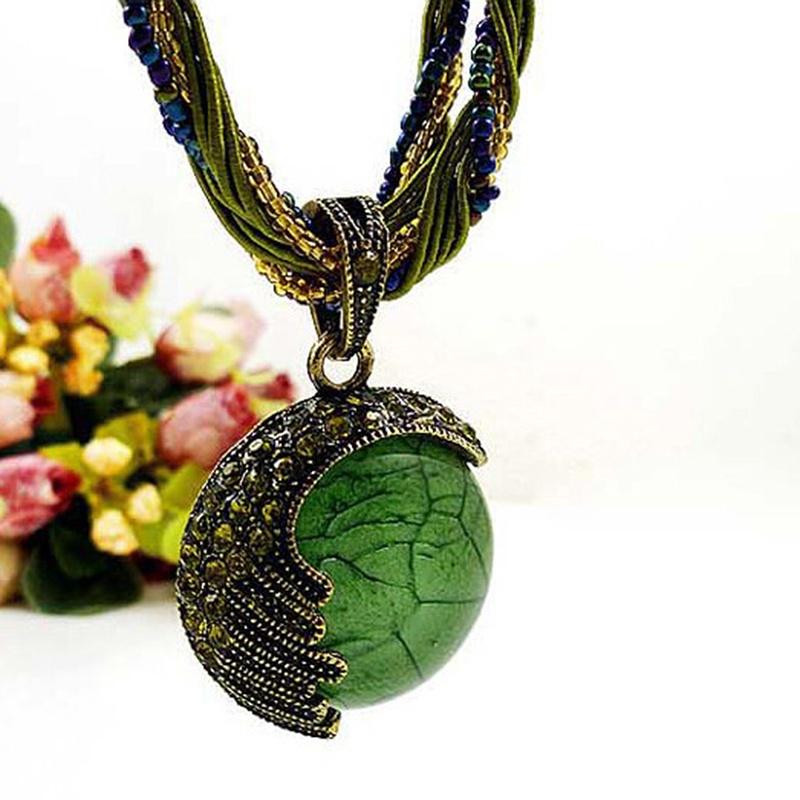 Богемское многослойное ожерелье из разноцветных драгоценных камней и бусин с уникальной подвеской