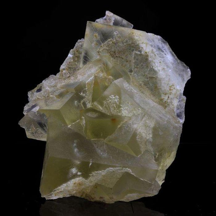 Pierres et Minéraux. Fluorite. 1337.0 ct. Arbouet, Pyrénées-Atlantiques, France..