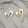 French Cold Wind Light Luxury Metal Glossy Love Design Brooch Pin Simple Temperament Suit Accessories
