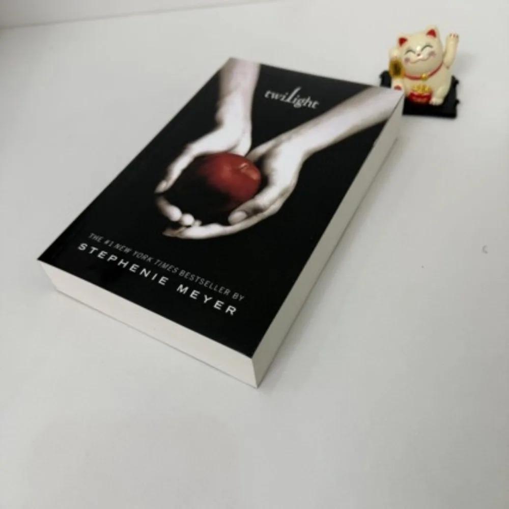 Сумерки Стивена Майера Сага Сумерки Книга 1 Роман о вампирах История любви Беллы и Эдварда Фэнтези для подростков