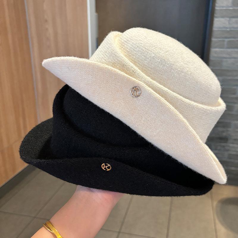 French Hepburn style elegant white top hat women's gold wind big head circumference retro wool woolen face little fisherman hat