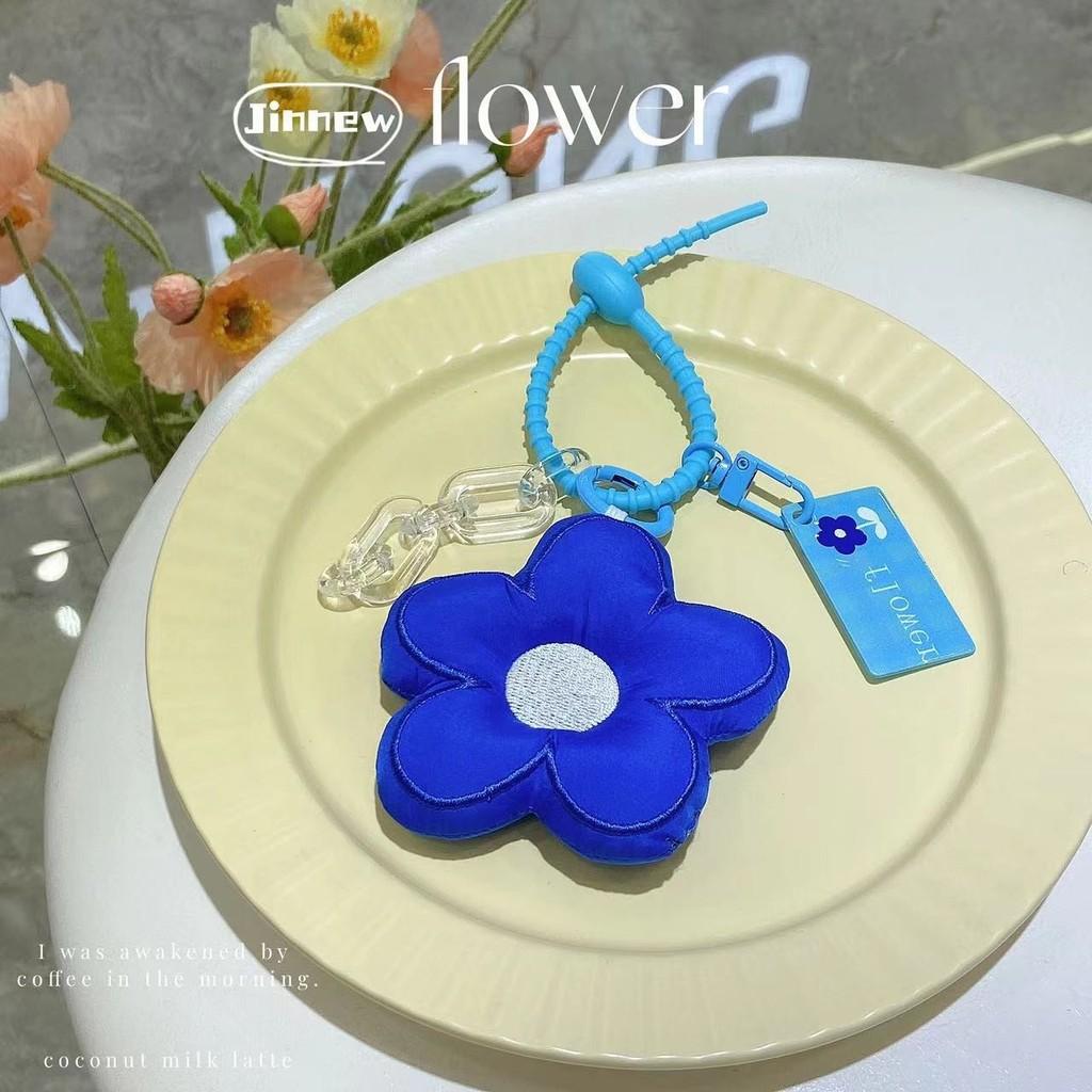 Тканевый брелок стильный с дизайном клубники и морковки, идеальный для повседневного использования