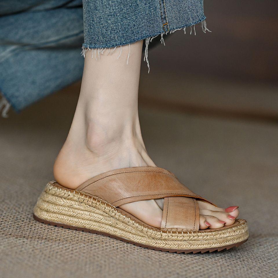 One-word Women's 2025 Summer New Outer Wear Soft French Cross with Thick Bottom Slope Heel Straw Cool Round Head Soft Bottom Slippers