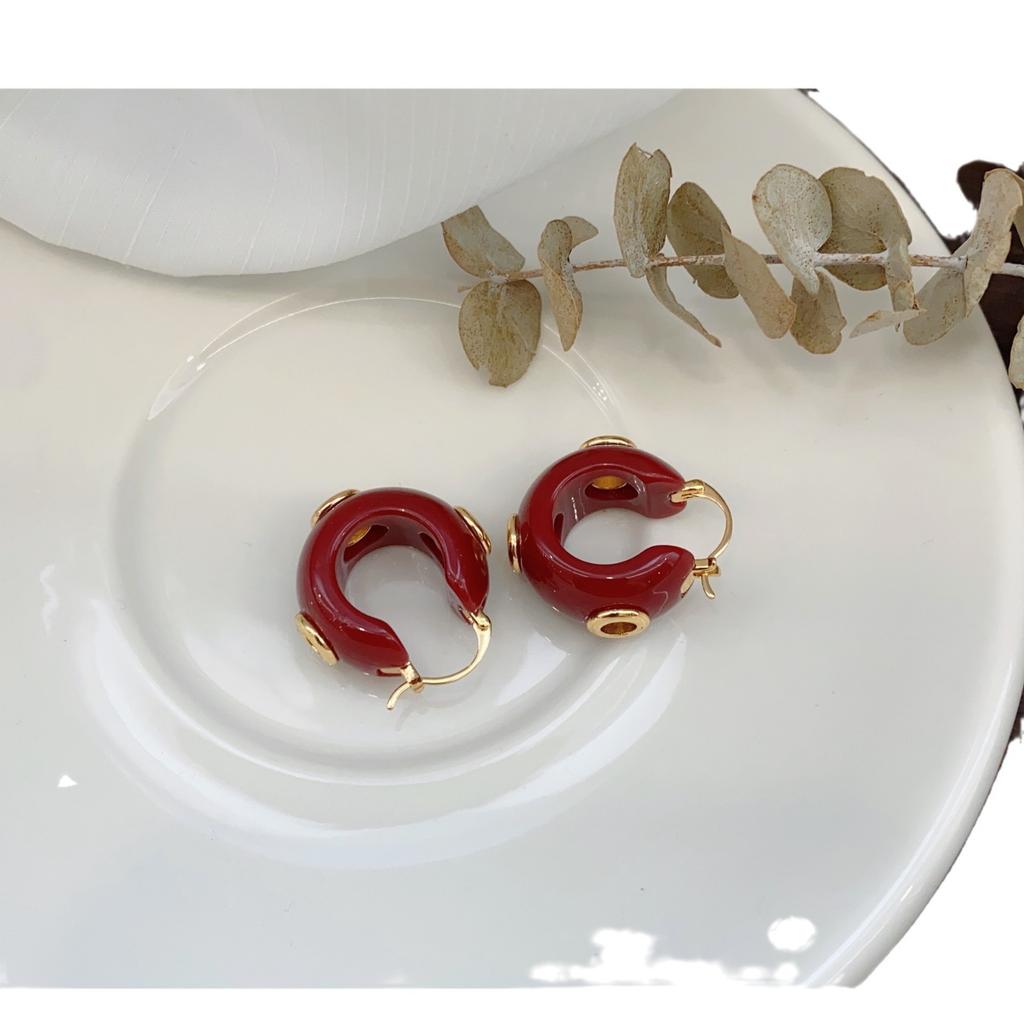 Блогер в стиле ретро с тем же стилем, модные серьги из смолы и металла, серьги, трендовая французская элегантность