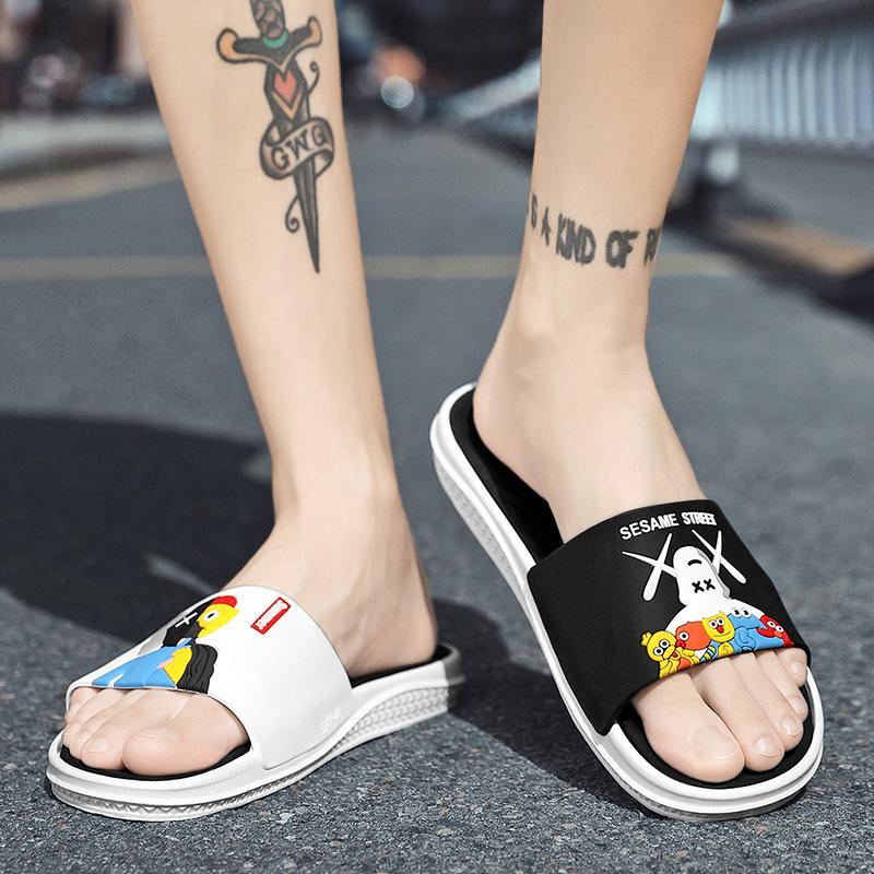 Летние новые сандалии цвета мандариновой утки, мужские повседневные односложные черно-белые верхние тапочки для дома и путешествий, модные тапочки на плоской подошве