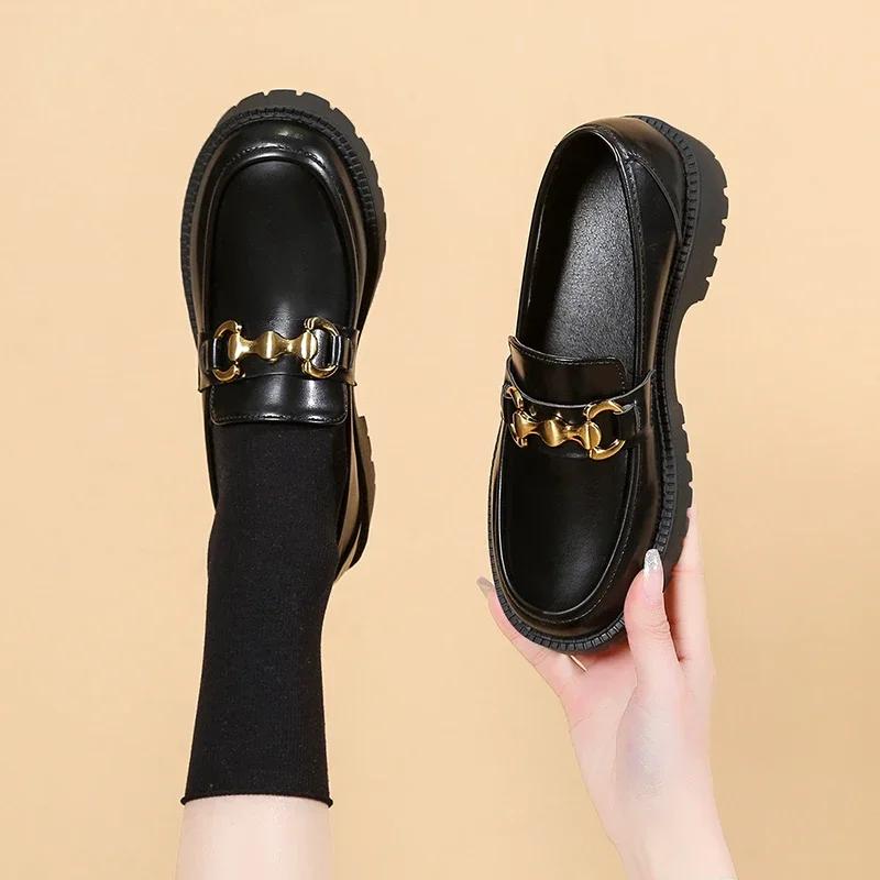 Горячая распродажа женской обуви, женские туфли-лодочки без застежек, осенние туфли с круглым носком, сплошные металлические украшения на платформе и среднем каблуке, водонепроницаемые мокасины