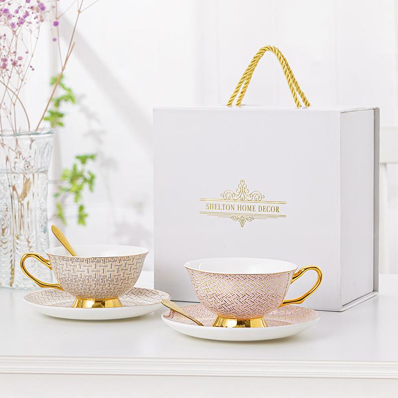 Европейская костяная фарфоровая маленькая роскошная кофейная чашка и блюдце изысканный черный чайный сервиз для дома гостиная креативные высококачественные послеобеденные чашки