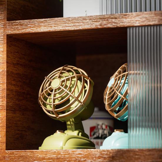 Портативный настольный вентилятор Yousheng с 2 скоростями, регулируемым углом наклона, малошумным компактным дизайном, перезаряжаемым охлаждающим вентилятором