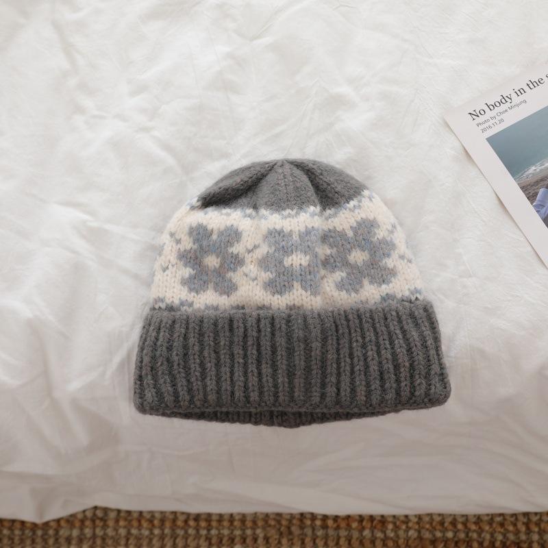 Цветок вязаная Стильная и Теплая Шерстяная Шапка Детская Защита Ушей для Осени и Зимы Для Круглого Лица Холодная Шапка Зимняя Вязаная Шапка Школьный Стиль