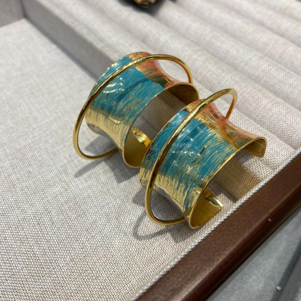 Расписные преувеличенные круглые серьги, простые тонкие окружающие серьги, темперамент, персонализированные металлические серьги-ветры, женщины