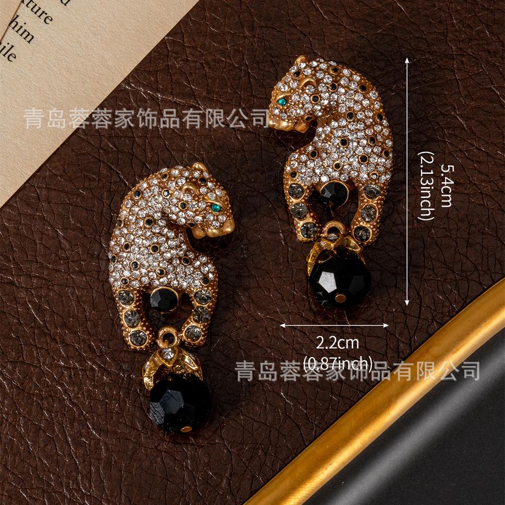 's Ancient Retro Style Leopard Full Designer Earrings Are Delicate Vintage With A Exquisite
