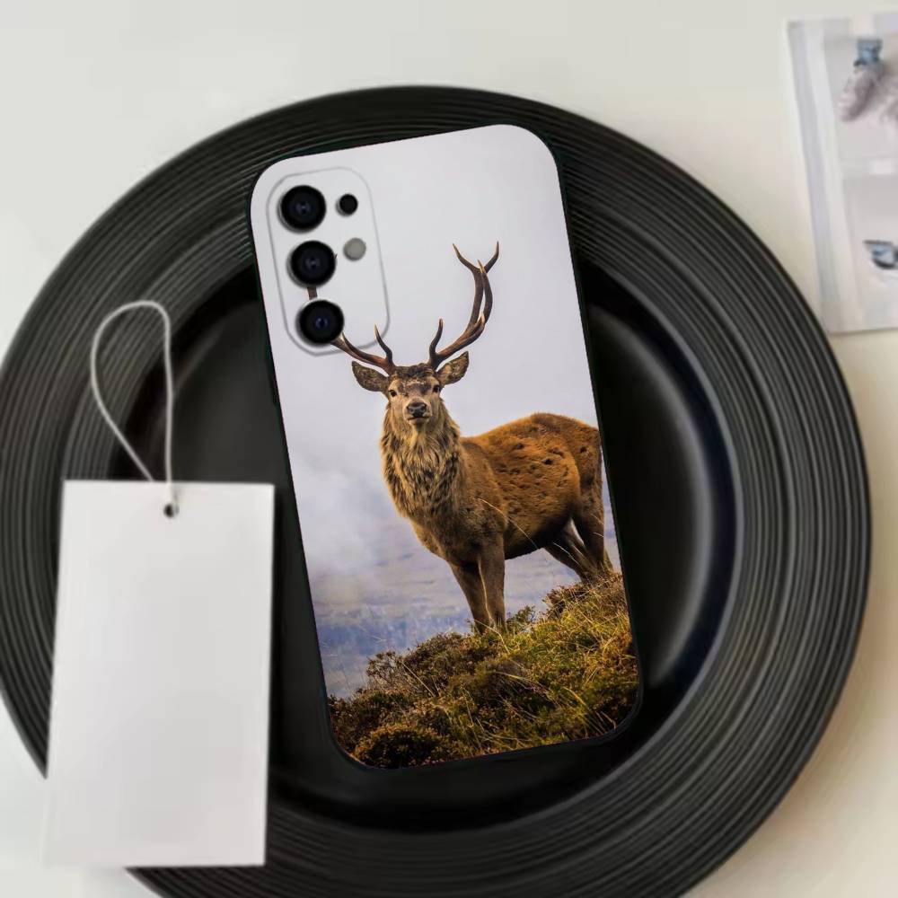 Sika D-Deer Illustration Phone Case For Samsung S25,S24,S21,S22,S23,S30,Ultra,S20,Plus,Fe,Lite,Note,10,Black Cover