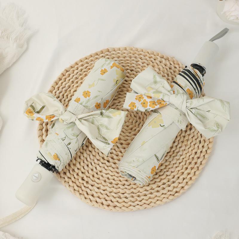 Компактный зонт двойного назначения, солнцезащитный зонт с черным покрытием, желтый цветочный дизайн для солнца и дождя