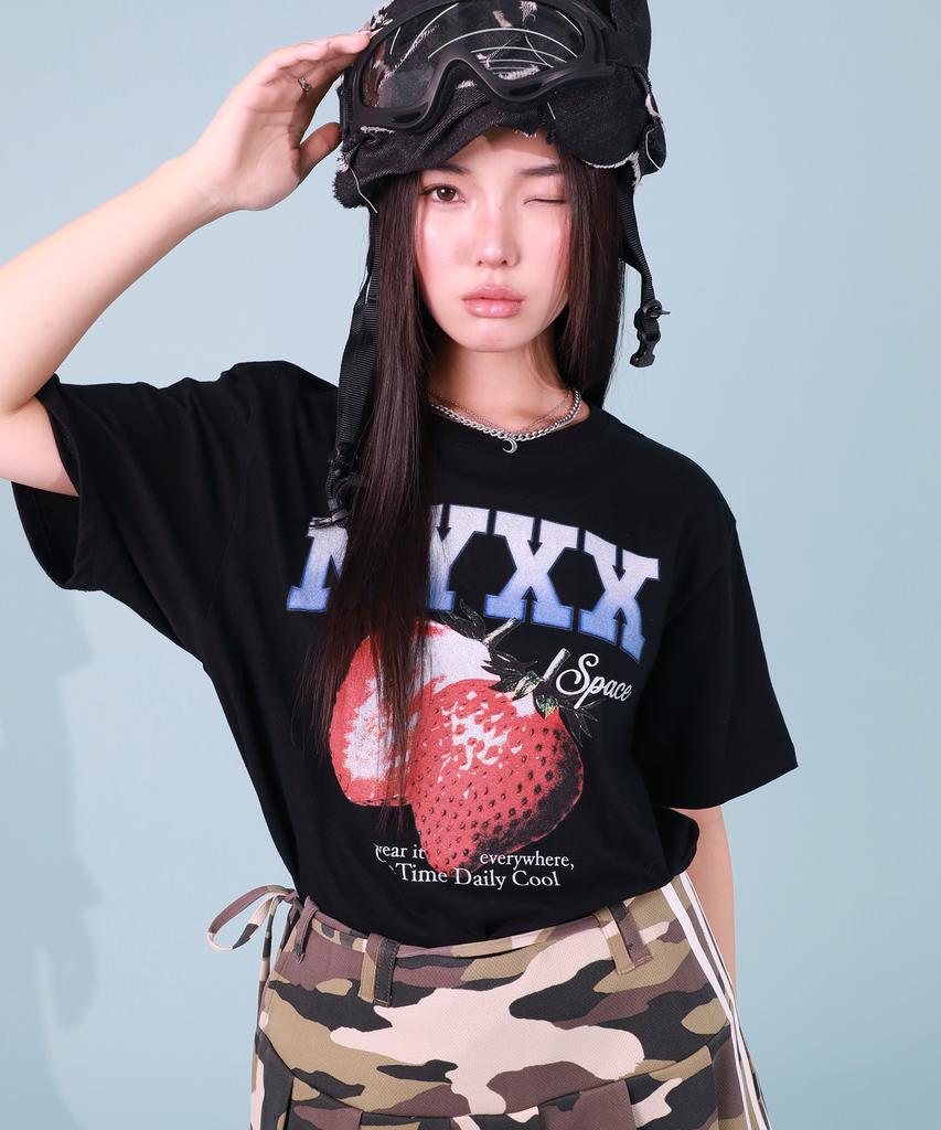 Футболка NYXX Клубничный Космос Черная