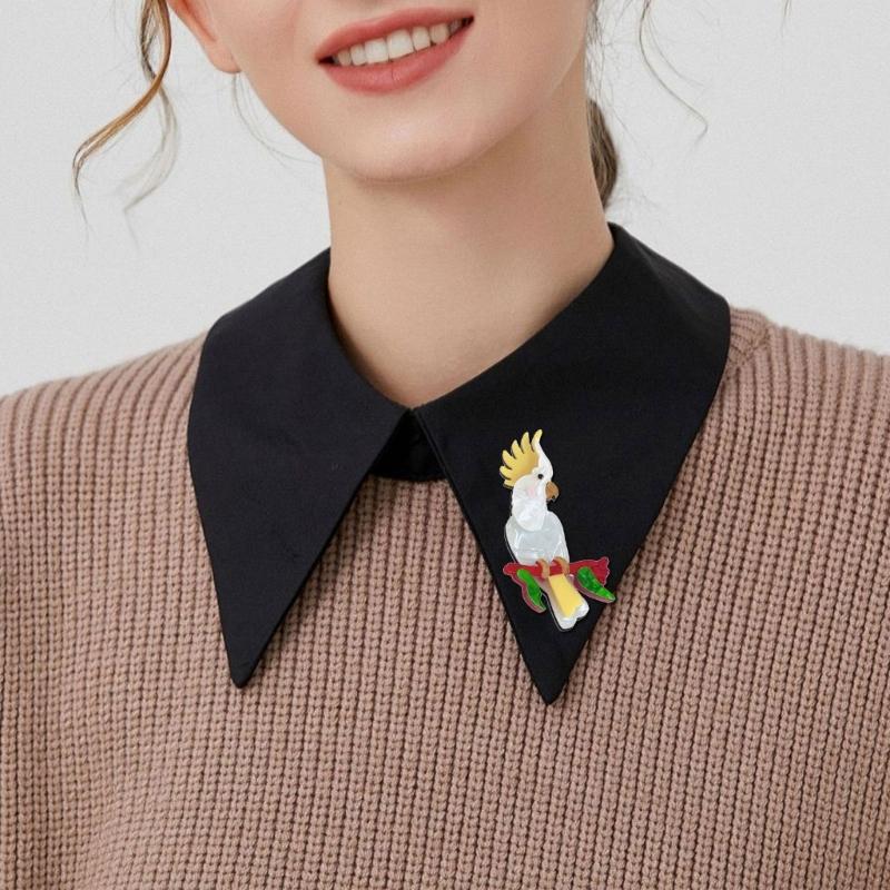 Fashionable Sophisticated Parrot Lapel Pin with Dripping Oil Designs Contrast Accessory for Party Supplies Costumes
