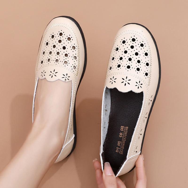 Сандалии летние дышащие модные полые кожаные туфли нескользящие на плоской подошве для пожилых женщин туфли с отверстиями