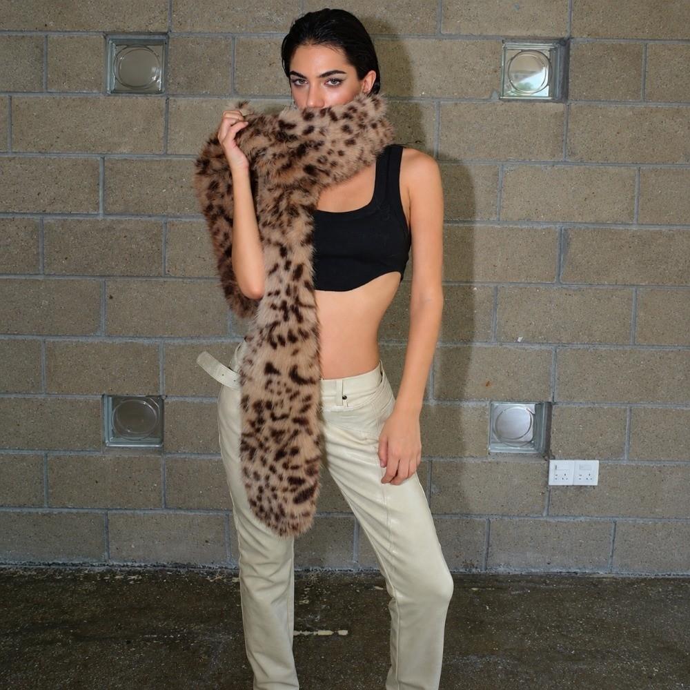 Thickened Design Leopard Print Scarf Soft Fluffy Texture Neck Warmer Scarf Winter Wear