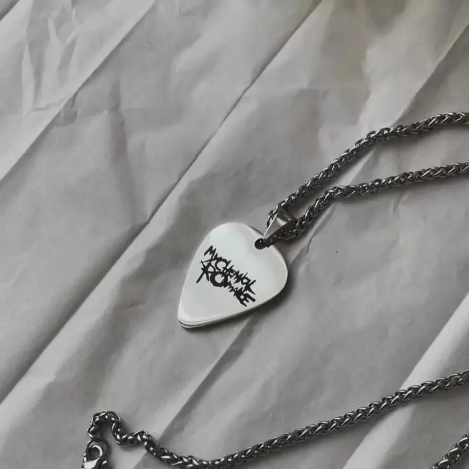 Косплей Ожерелье My Chemical Romance Мужчины Женщины Рок-группа Подвеска Медиатор Чокер Аксессуары Украшения Подарки