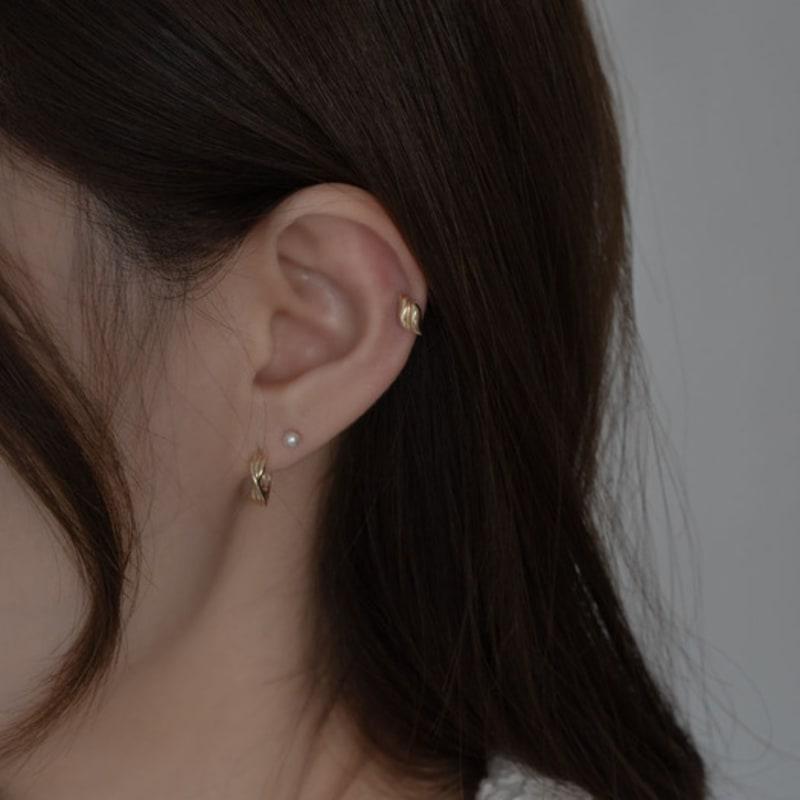 youngglow 14k bold shell wave piercing