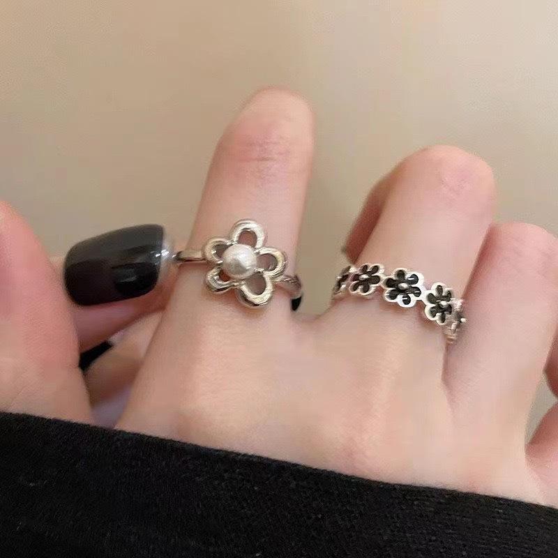 Кольцо с маленьким цветком, черное, капельная глазурь, женское, милое, ретро, темпераментное, кольцо на указательный палец, универсальное, чувственное, нишевое кольцо