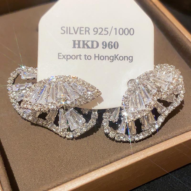 Винтажные серьги-капли с жемчугом и бриллиантовой инкрустацией - Ретро-стиль, Легкая роскошь, Высококачественный дизайн