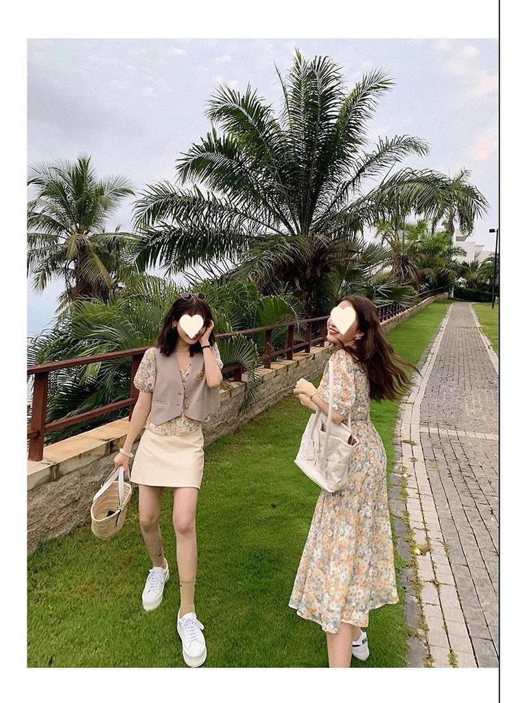 Летнее корейское платье средней длины из шифона с V-образным вырезом и цветочным принтом 2025 года для студенток