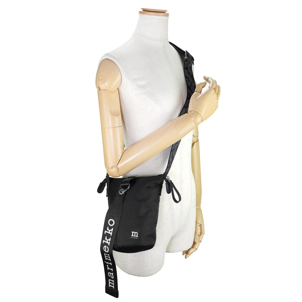 Shoulder Bag 091201 009 ESSENTIAL BUCKET SOLID Black [Marimekko] [Item]