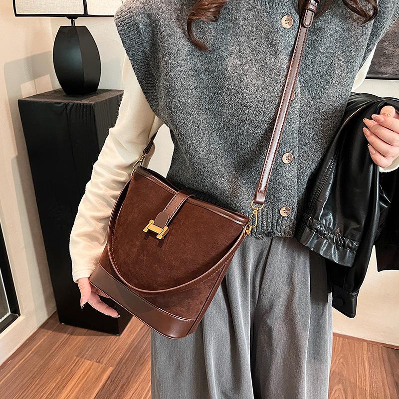 Niche Retro Matte Soft Leather Bucket Bag Women's Bag New High-end Versatile Small Bag Portable Shoulder Messenger Bag