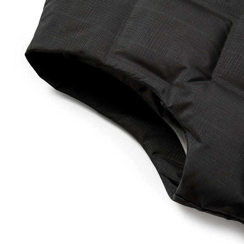 Мужской зимний пуховый жилет