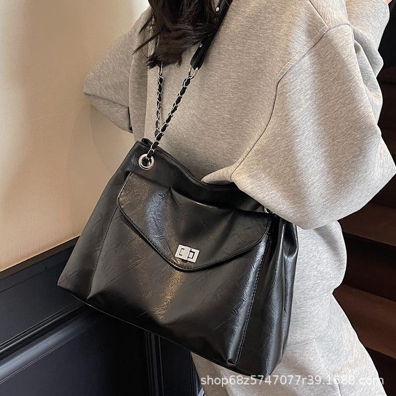 Women's Commuter Shoulder Bag 2025 Spring New Bag Large Capacity Out Messenger Bag Chain Bag Tote Bag Women