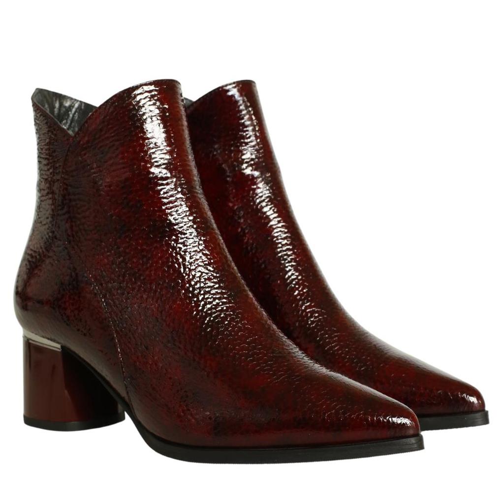 Женские сапоги из натуральной кожи на высоком каблуке