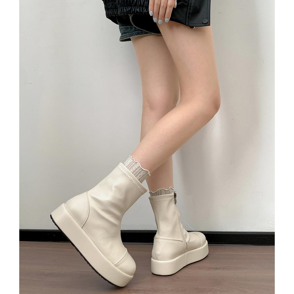 Ретро белые британские мартинсы на толстой подошве женские 2025 новые осенние юбочные увеличивающие рост и стройнящие короткие ботинки