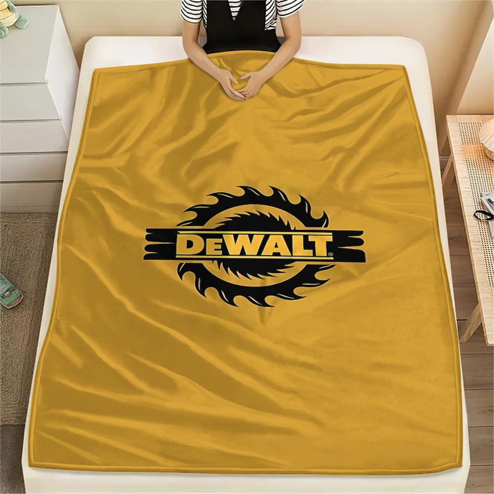 1 шт. Фланелевое одеяло с принтом Dewalt, Высококачественное, Для всех сезонов, Декор для дома, Тепло и уют, Идеально для рождественских подарков