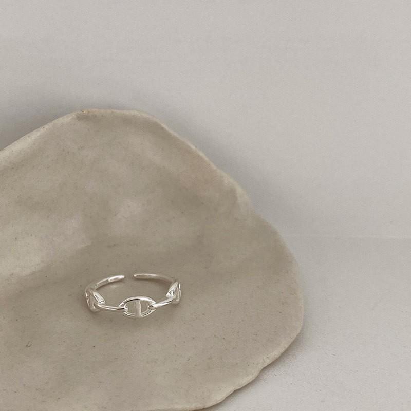 Sterling Chic 925 Silver Ring With Sparkly Zirconia Stones For Unique Womens Accessories